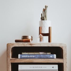 Bàn trà gỗ óc chó mặt đá Luna